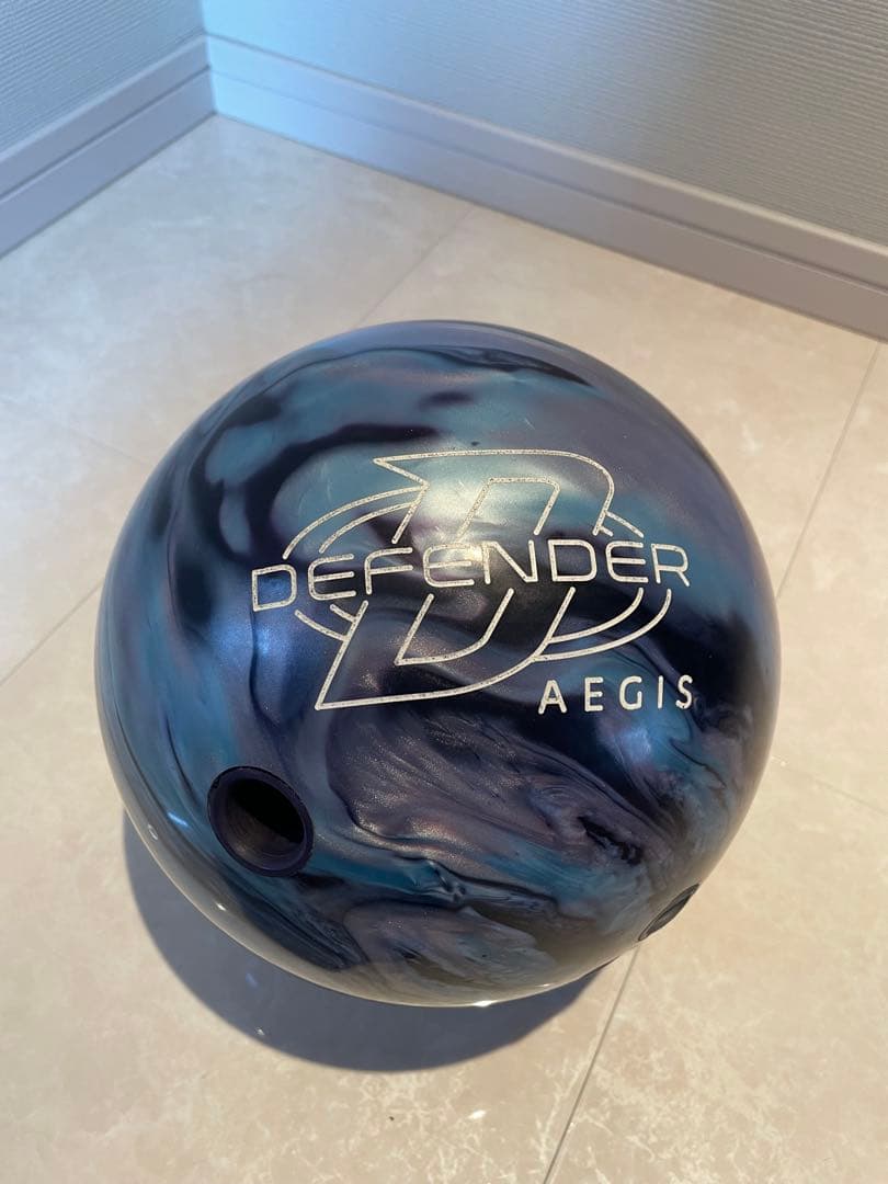Defender Aegis 14ポンド ボウリングボール