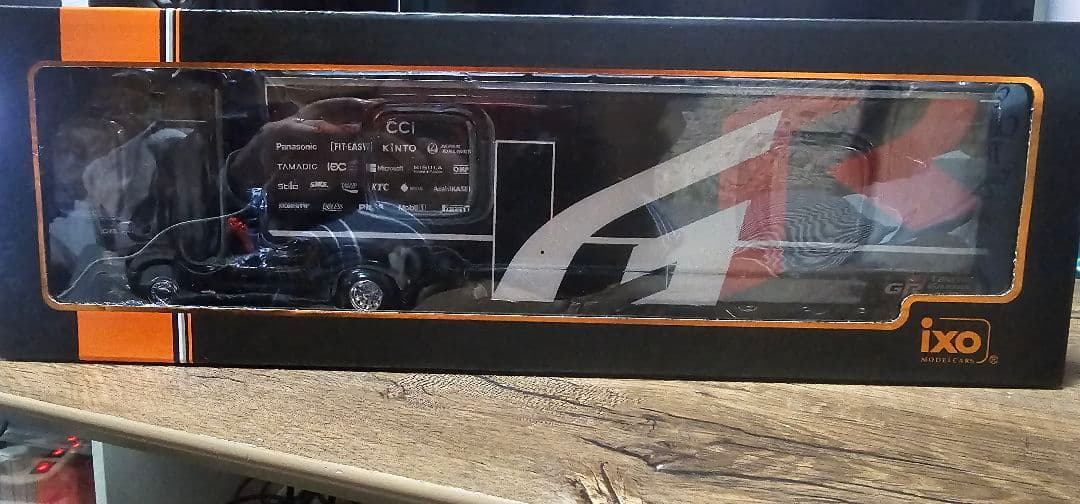 1/43 スカニア GRトランスポーター