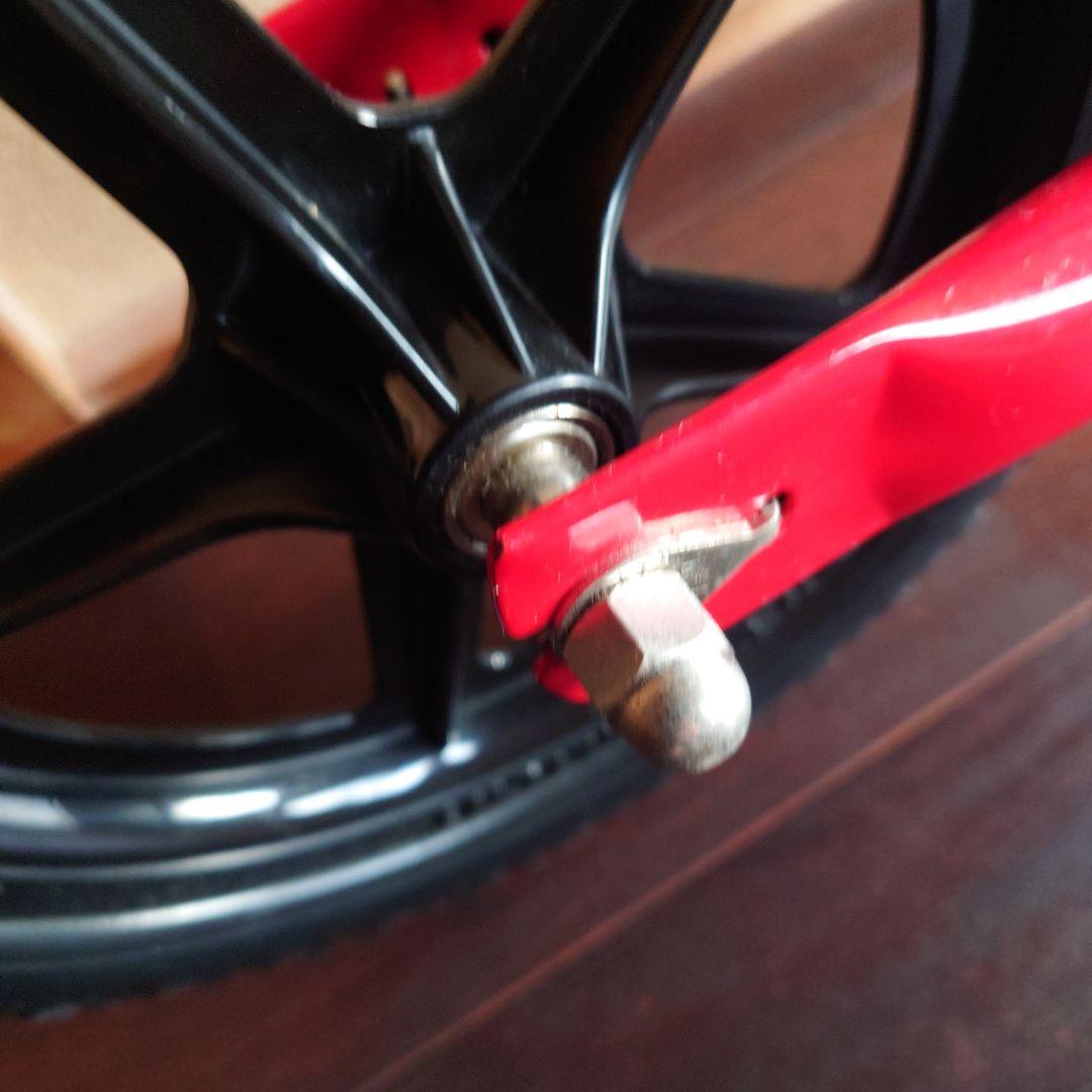 【美品、サビなし、キズ少ない】STRIDER バランスバイク 赤 12インチ