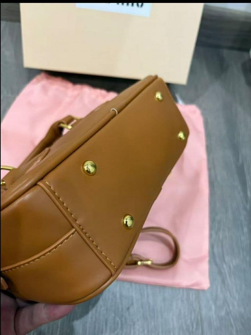 ブラウンショルダーバッグ