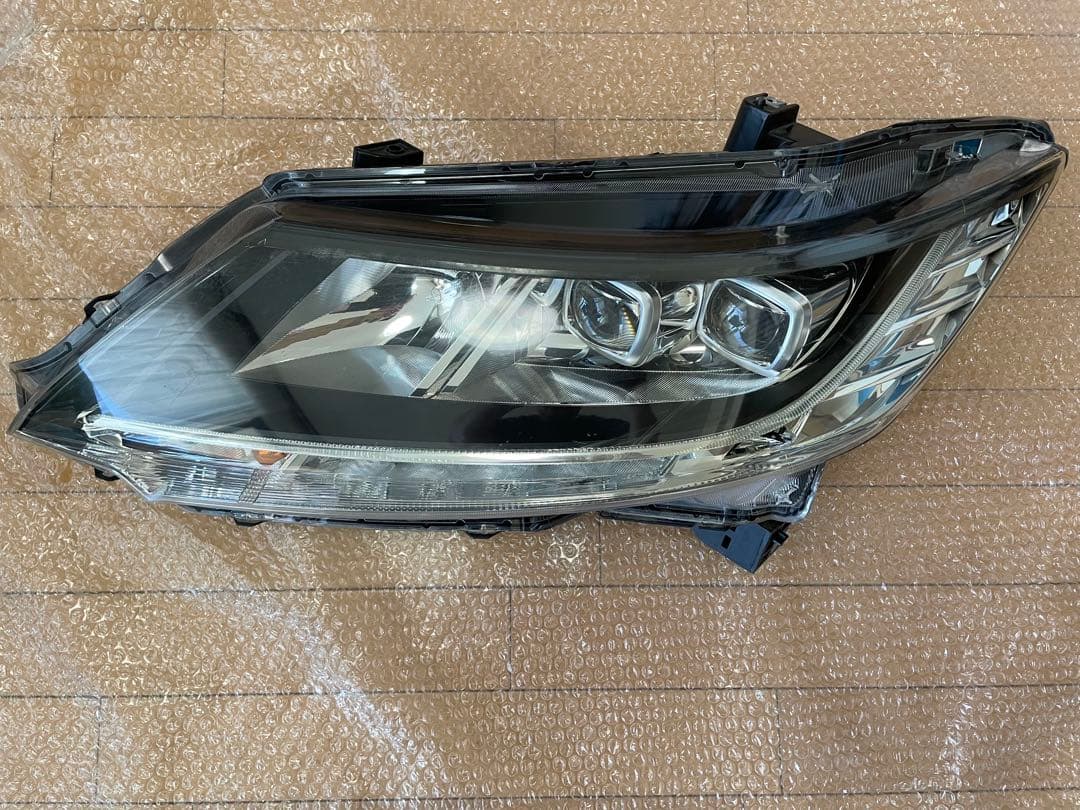 ホンダオデッセイEX RC4 中期　左ヘッドライト