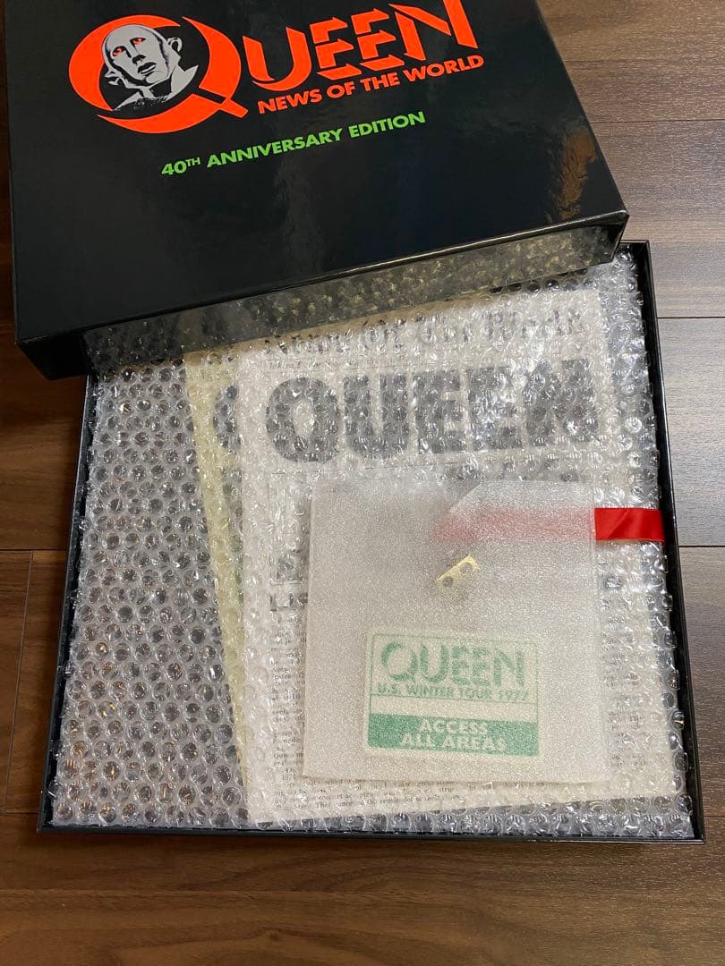 Queen 世界に捧ぐ　40周年記念デラックスエディション(日本版)帯付き