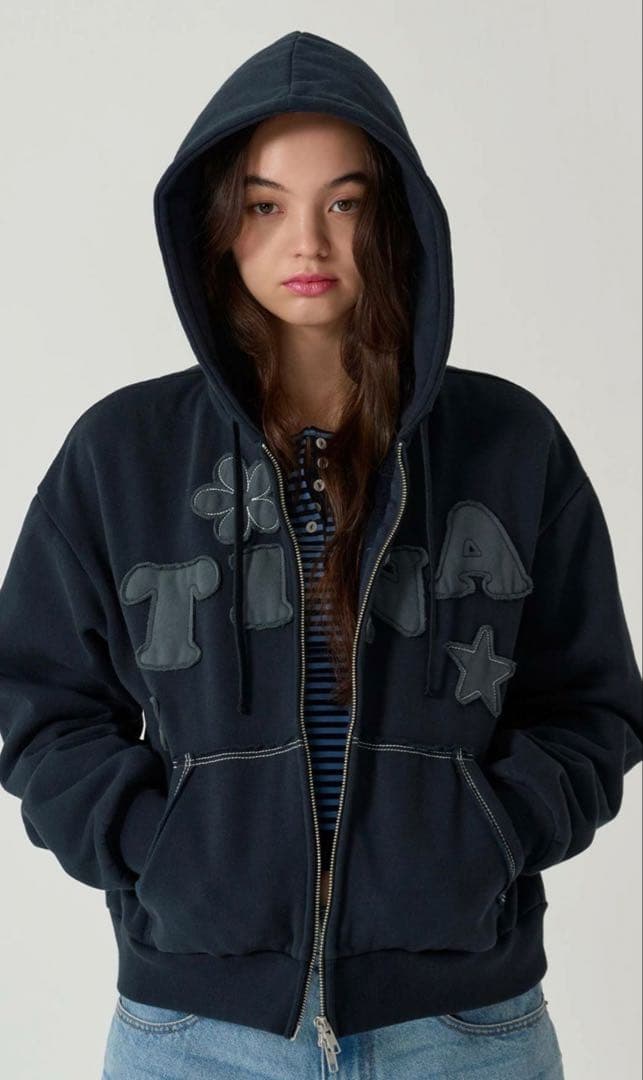 裏起毛 ロゴパッチワーク フーディー TINA：JOJUN ネイビー