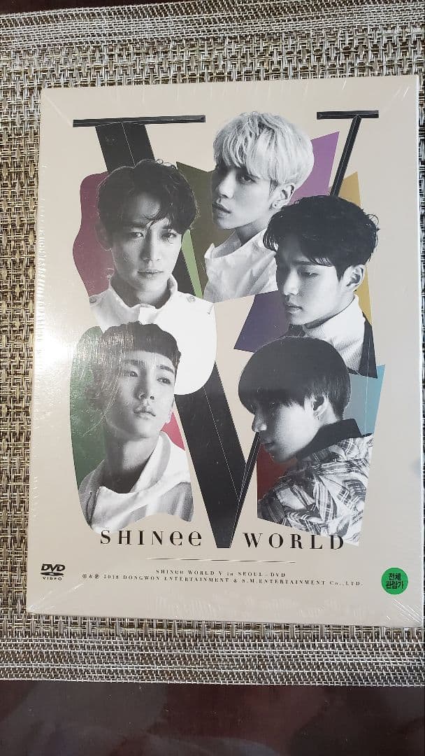 ミュージック SHINee World V DVD