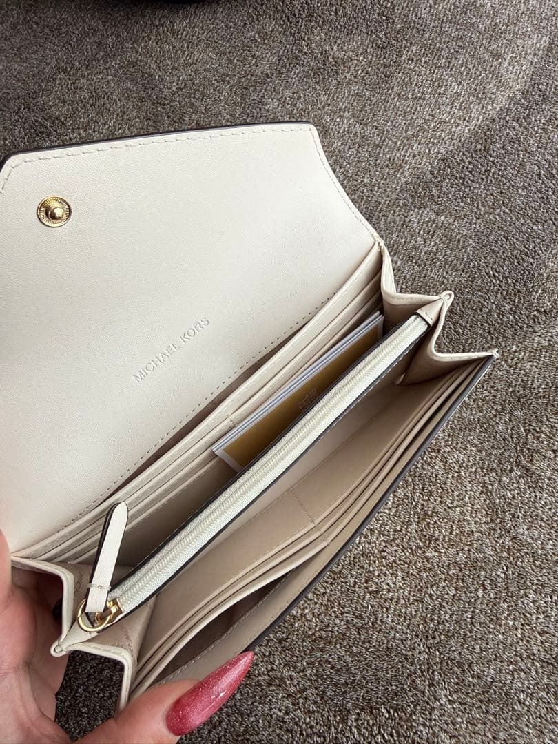 みーたん MICHAEL KORS ベージュ長財布 専用袋付き