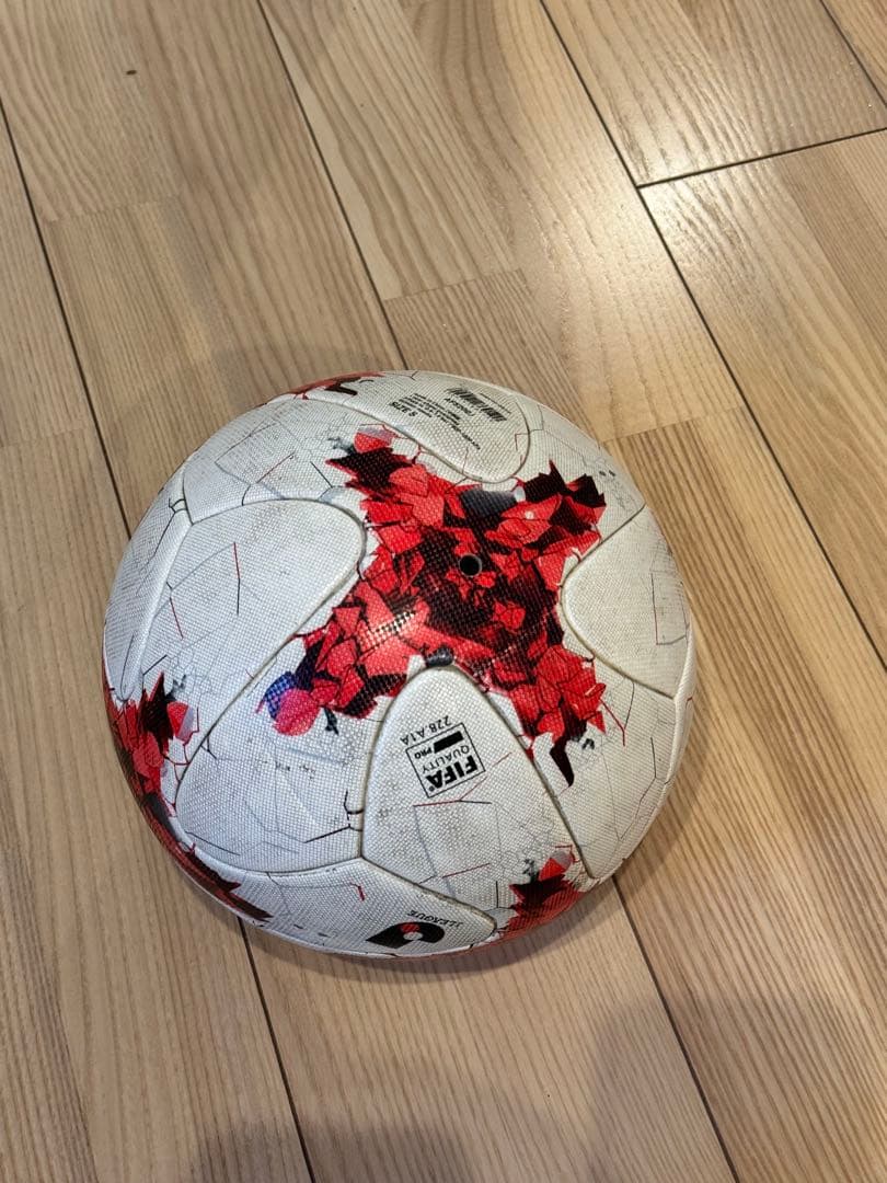 アディダス　クラサバ　公式球