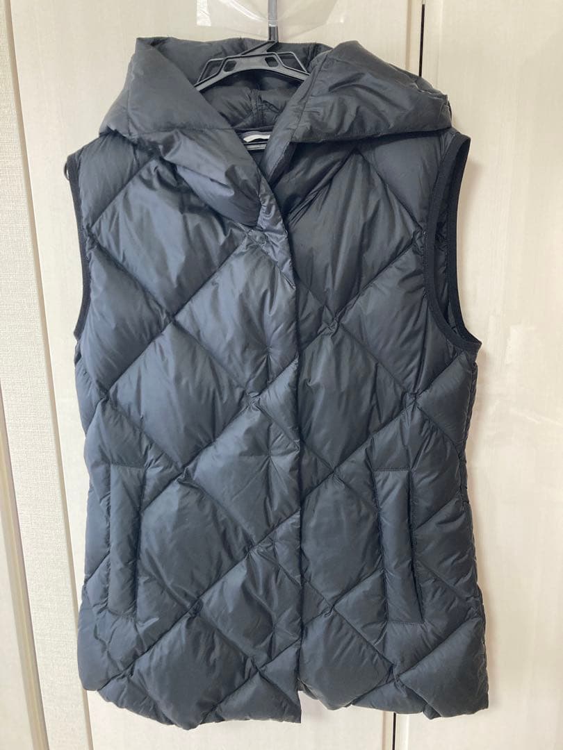 （美品）WEEKEND Max Maraのダウンベスト ブラック