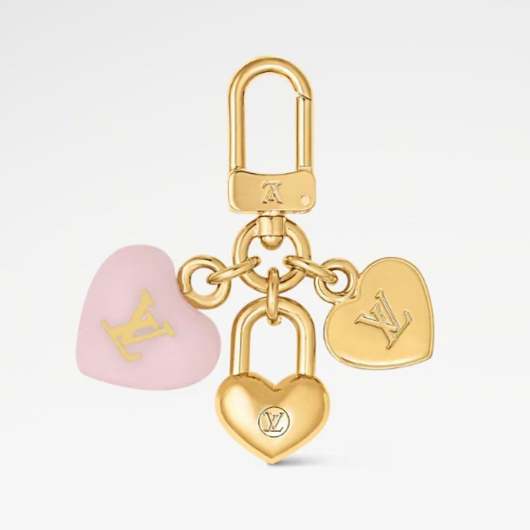 新品　現行品　LOUIS VUITTON マイクロチャーム LVハート