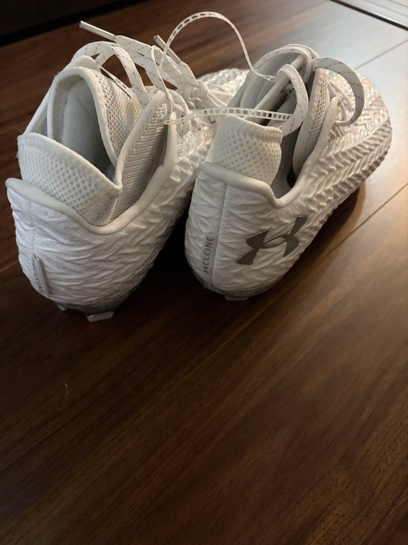 激レア！新品！アメリカンフットボール　スパイク　ホワイト×ホワイト