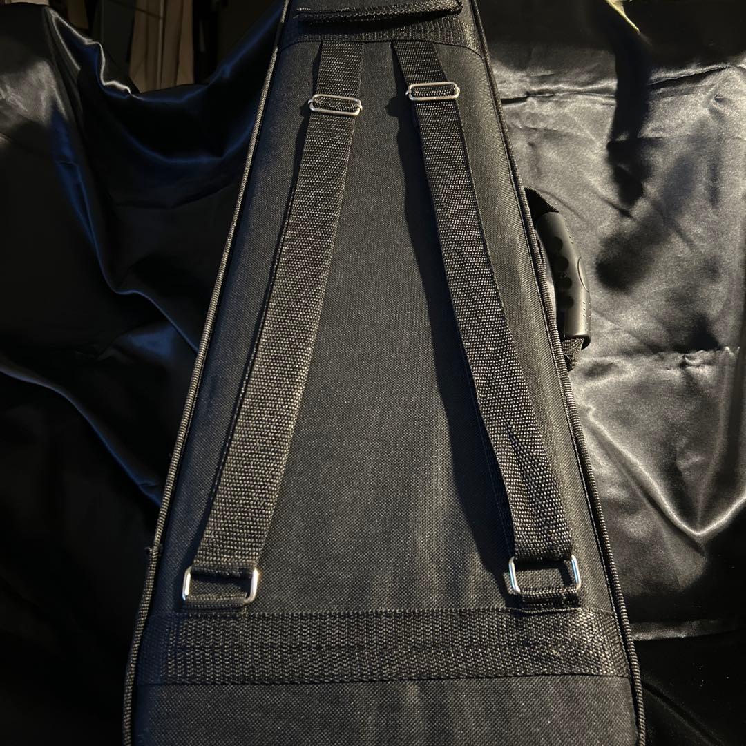 バイオリン　ハルシュスタット　セミハードケース付き。肩当て。