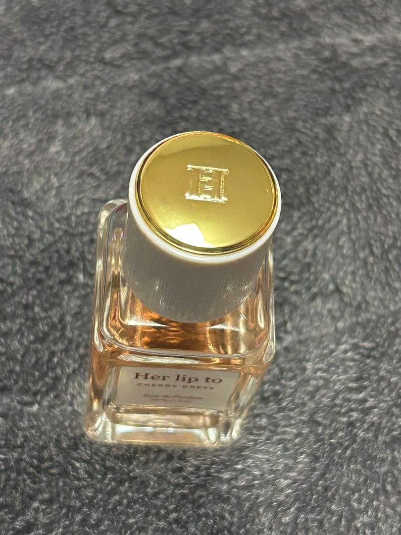 Her lip to チェリードレス 香水