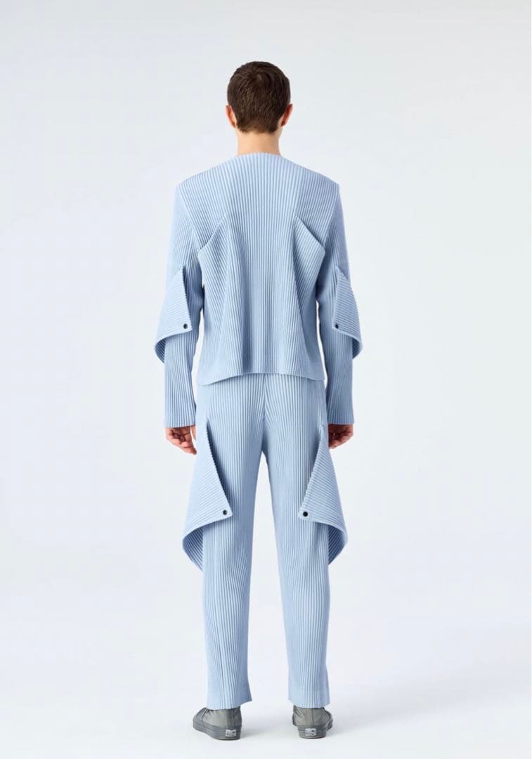 UNFOLD HOMME PLISSÉ ISSEY MIYAKE