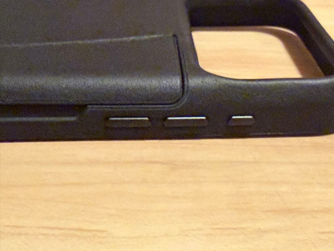 【ひーちゃん専用】【新品未使用】bellroy iPhone 17 Pro