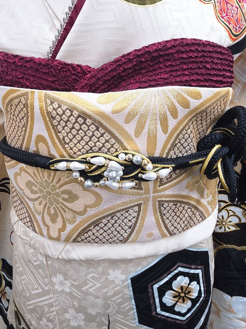 【145~159センチぐらいの方が適応サイズ】振袖フルセット　玉城ティナベージュ