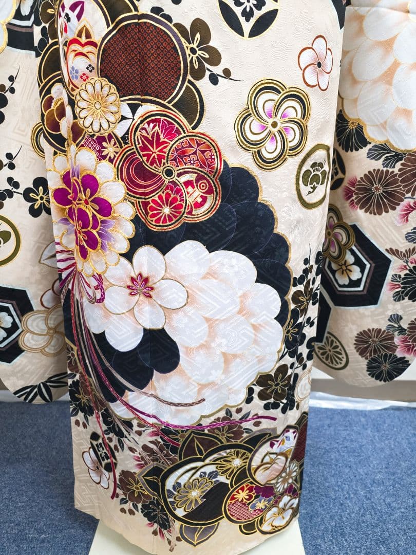 【145~159センチぐらいの方が適応サイズ】振袖フルセット　玉城ティナベージュ