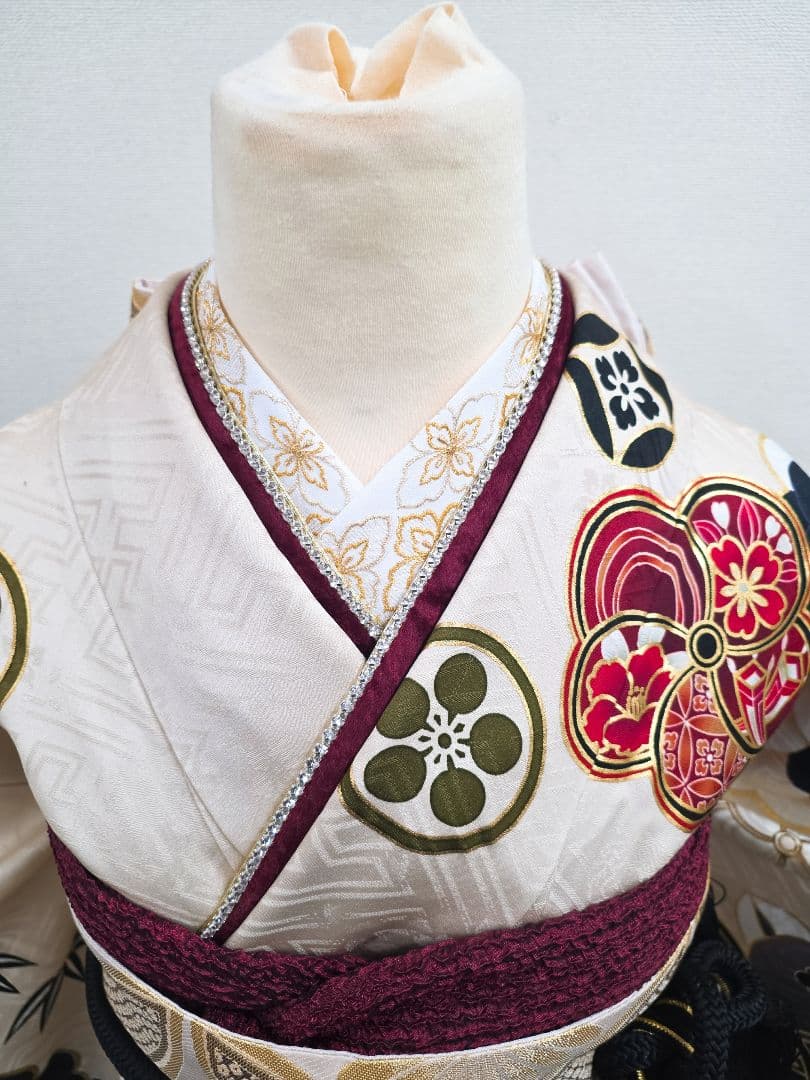 【145~159センチぐらいの方が適応サイズ】振袖フルセット　玉城ティナベージュ