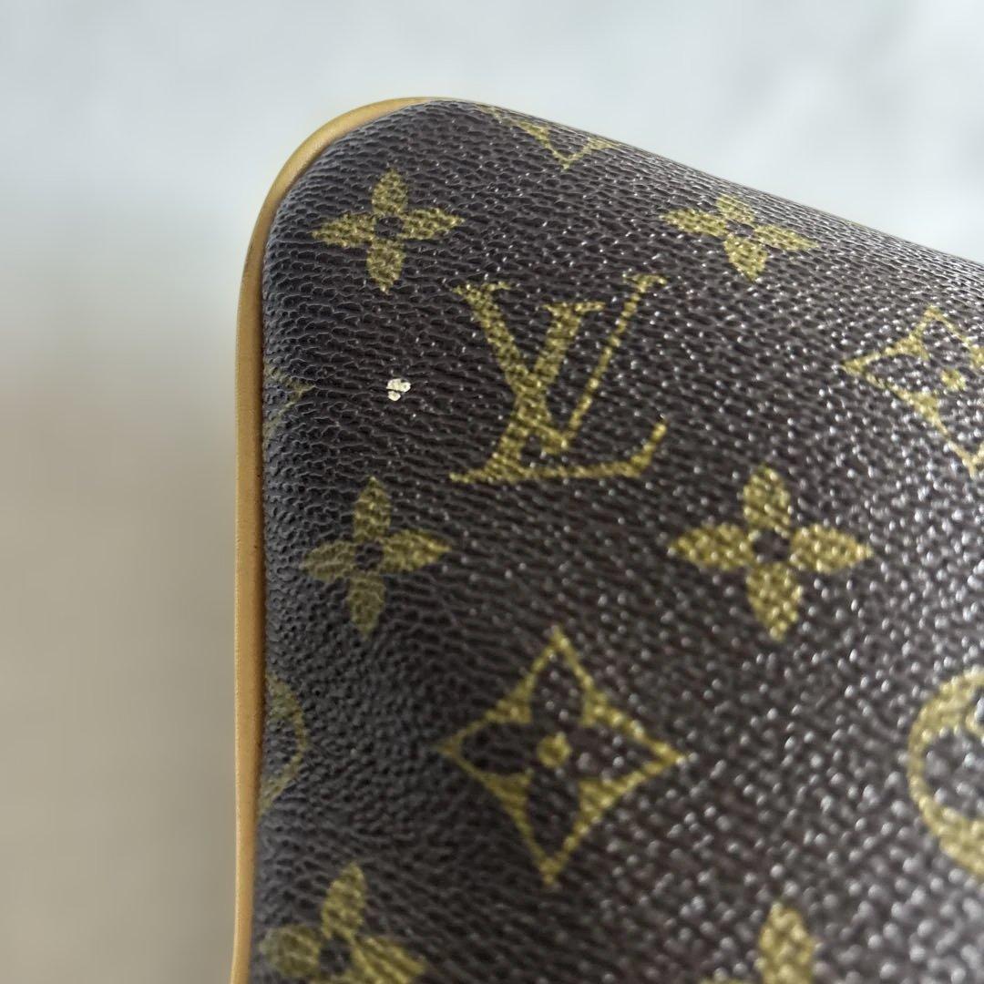 LOUIS VUITTON モノグラムクッション