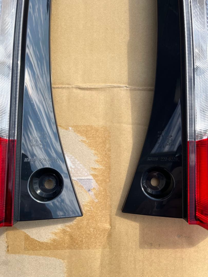 ホンダ N-VAN テールランプ　左右セット　新車外し