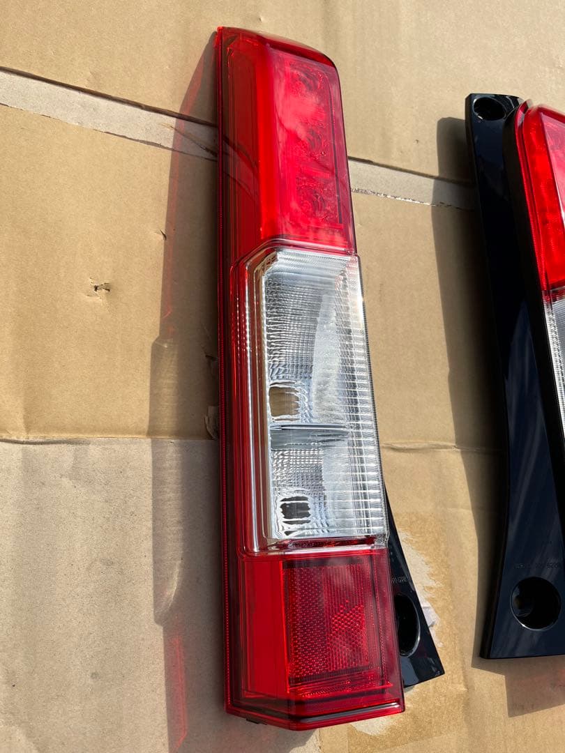 ホンダ N-VAN テールランプ　左右セット　新車外し