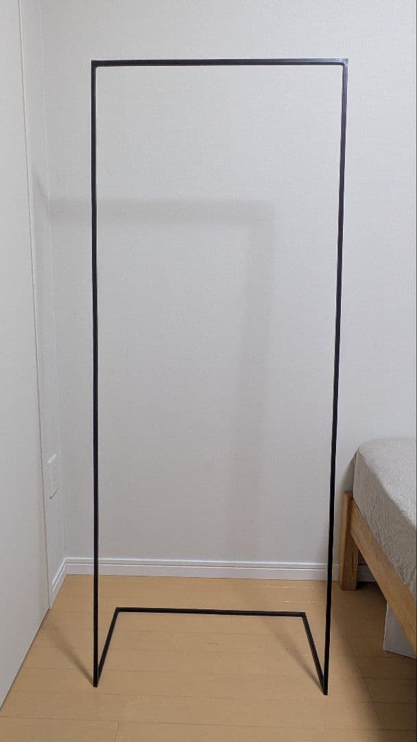 値下げ★ハンガーラック スリム 鉄製　おしゃれ　 完成品　高さ150cm