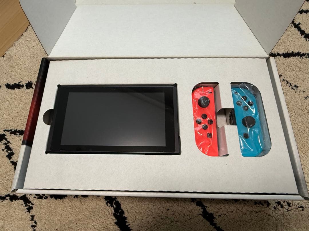 【即日発送】Nintendo Switch 本体 スイッチ　動作品