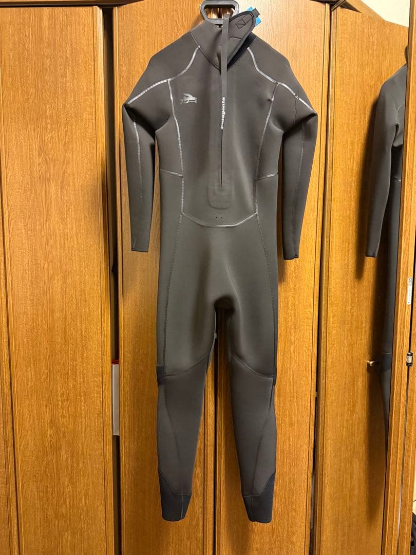 パタゴニアのウェットスーツフルスーツ　長袖・長ズボン