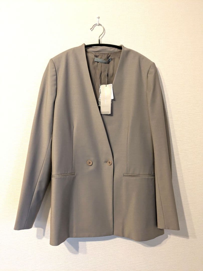 新品*定価5万 セオリーリュクス Executive ノーカラーJKT トープ