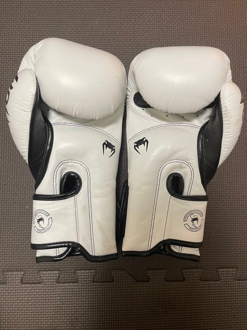 【最終値下げ】Venum Giant3.0 グローブ　Giant14オンス