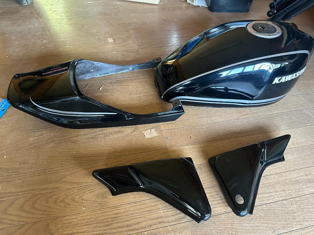 ゼファー400 外装セット 黒 タンク サイドカバー カウル