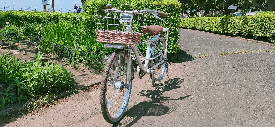 ホワイトシティサイクル 前面バスケット付き 女の子　20インチ