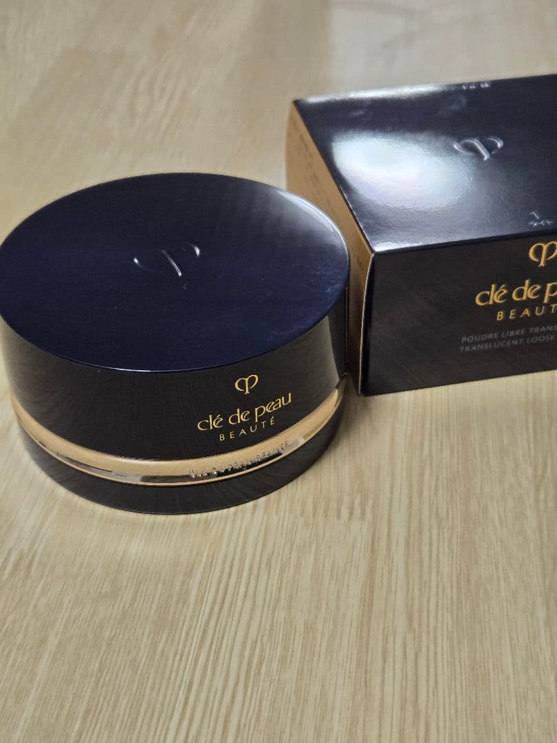 クレ・ド・ポー ボーテ フェイスパウダー ライト 24g