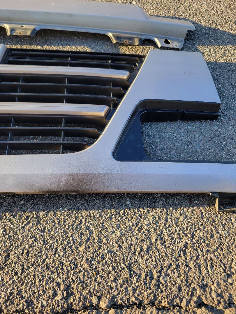 ☆コトラちゃん☆ 日野 スーパードルフィン 純正 鬼グリル