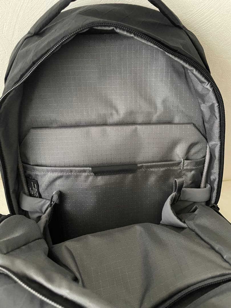 バッグ ABLE CARRY Thirteen Daybag X-Pac
