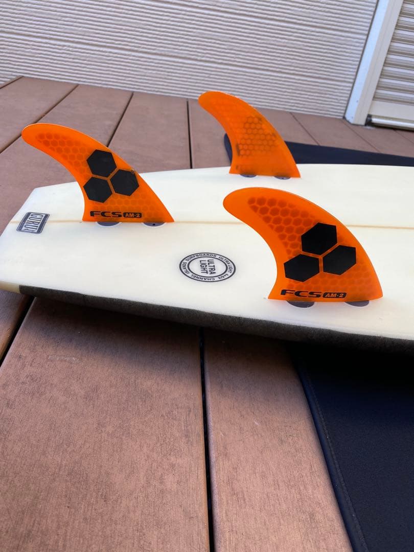 アルメリック ネックベアード2 5’8 チョップドテール AM2フィン付き