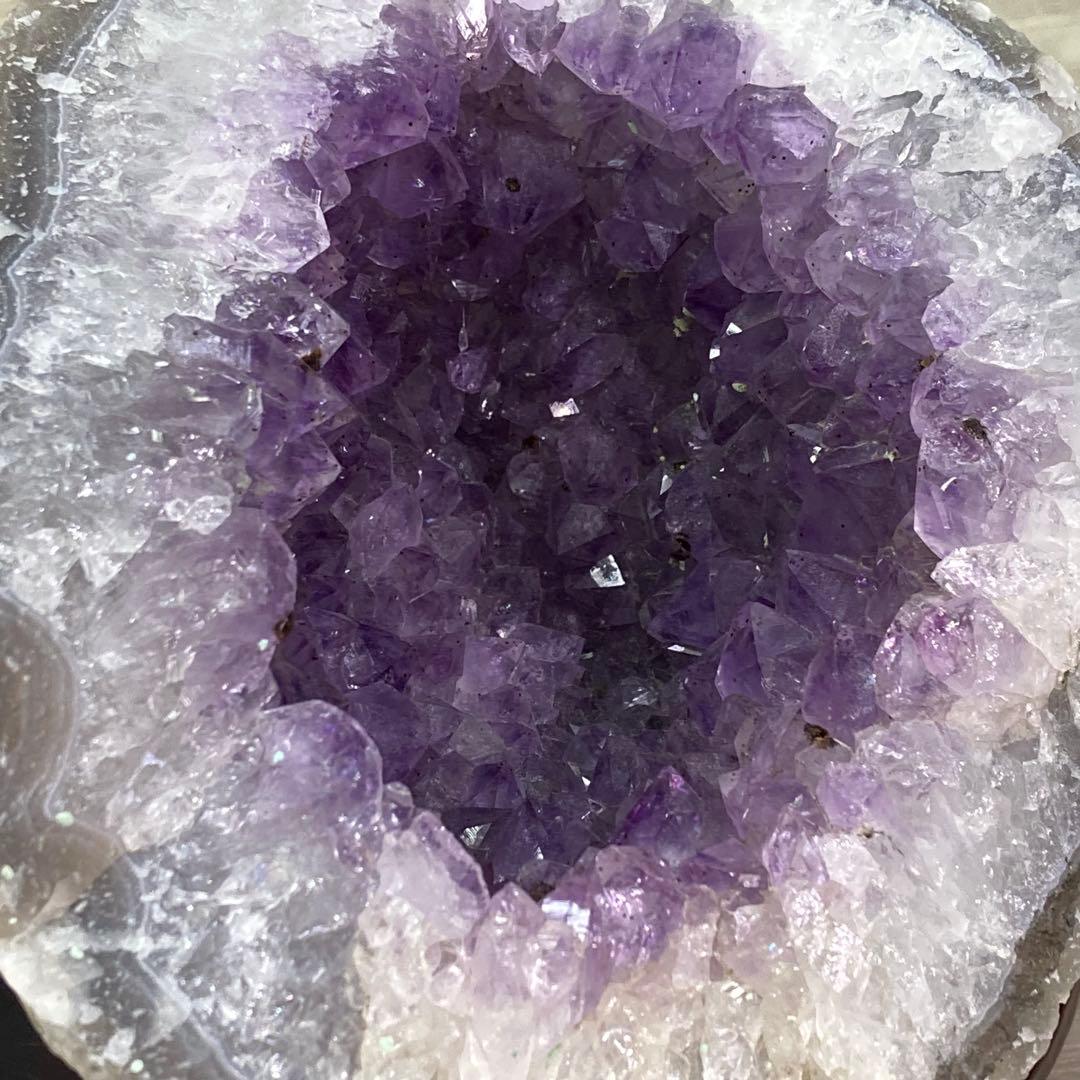 アメジスト クラスター 2.6kg 洞形 約15cm 木製台座 箱付き