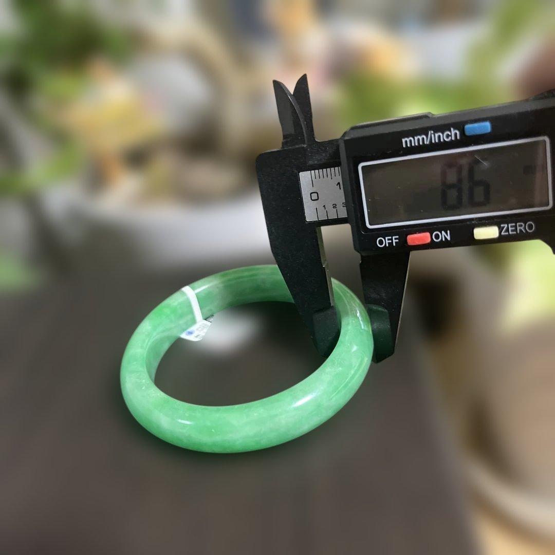 濃い緑糯種翡翠バングル