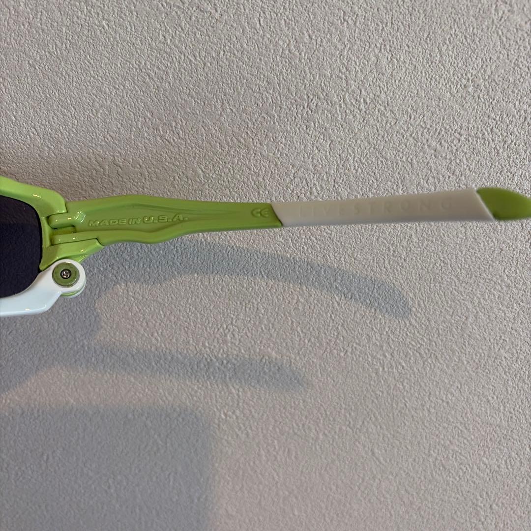 OAKLEY スポーツサングラス グリーン/ホワイト 巾着袋付き