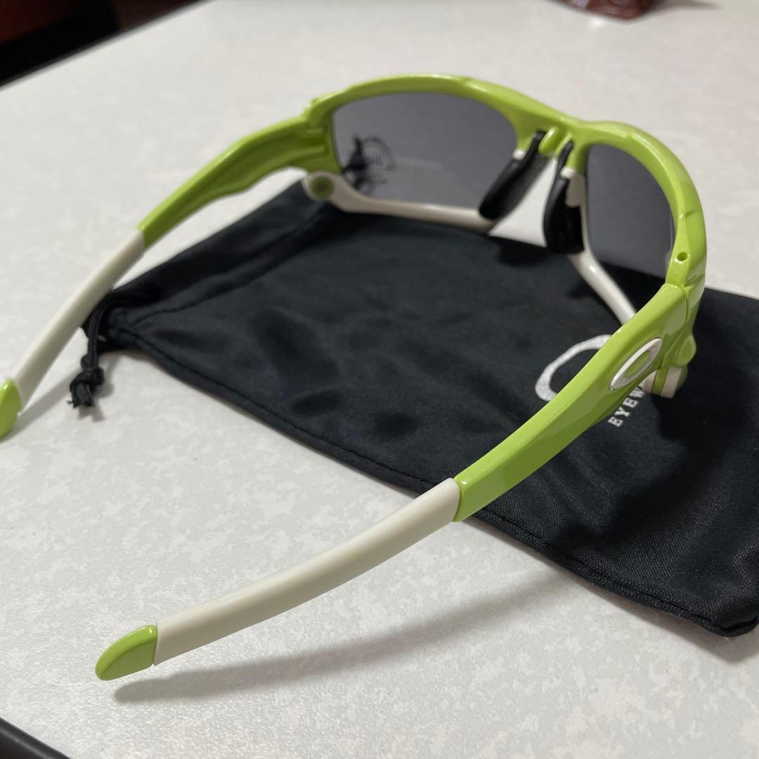 OAKLEY スポーツサングラス グリーン/ホワイト 巾着袋付き