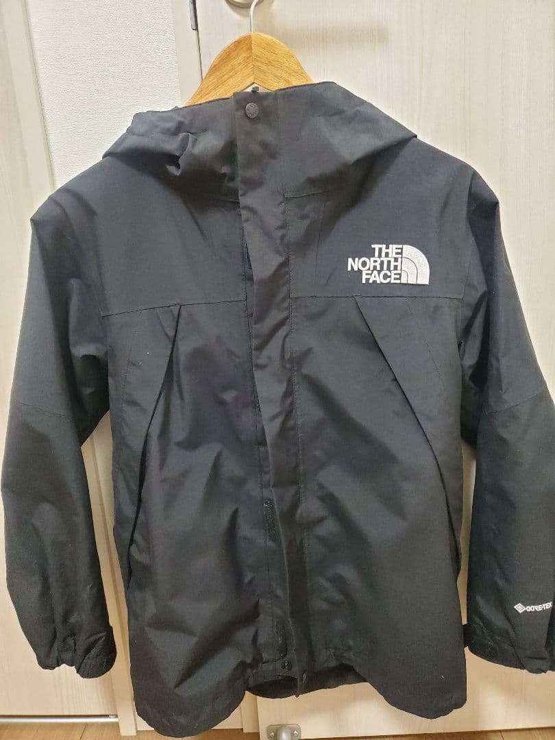 ジャケット・ブルゾン THE NORTH FACE