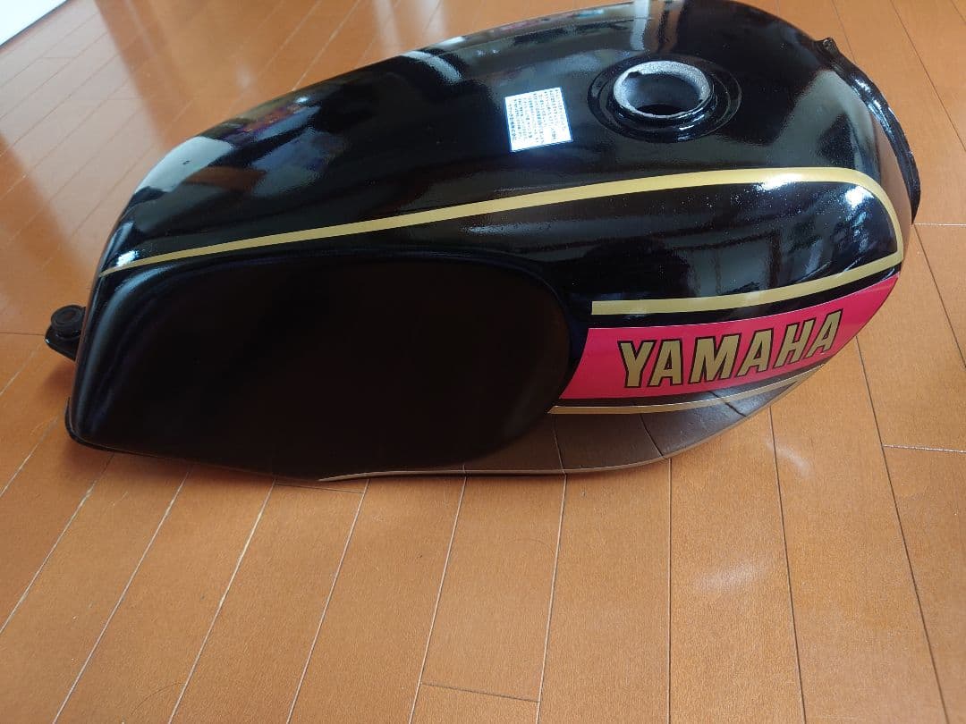 YAMAHA RZ250 タンクとカウルセット