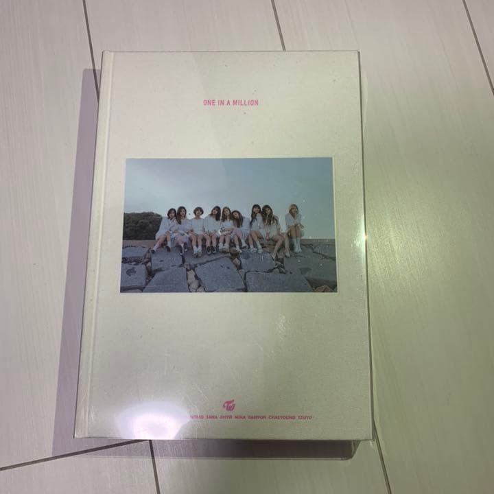 TWICE CD グッズ 写真集など