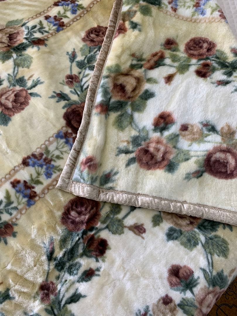 西川国産アクリルニューマイヤー毛布 RUBELLI ダブルサイズ