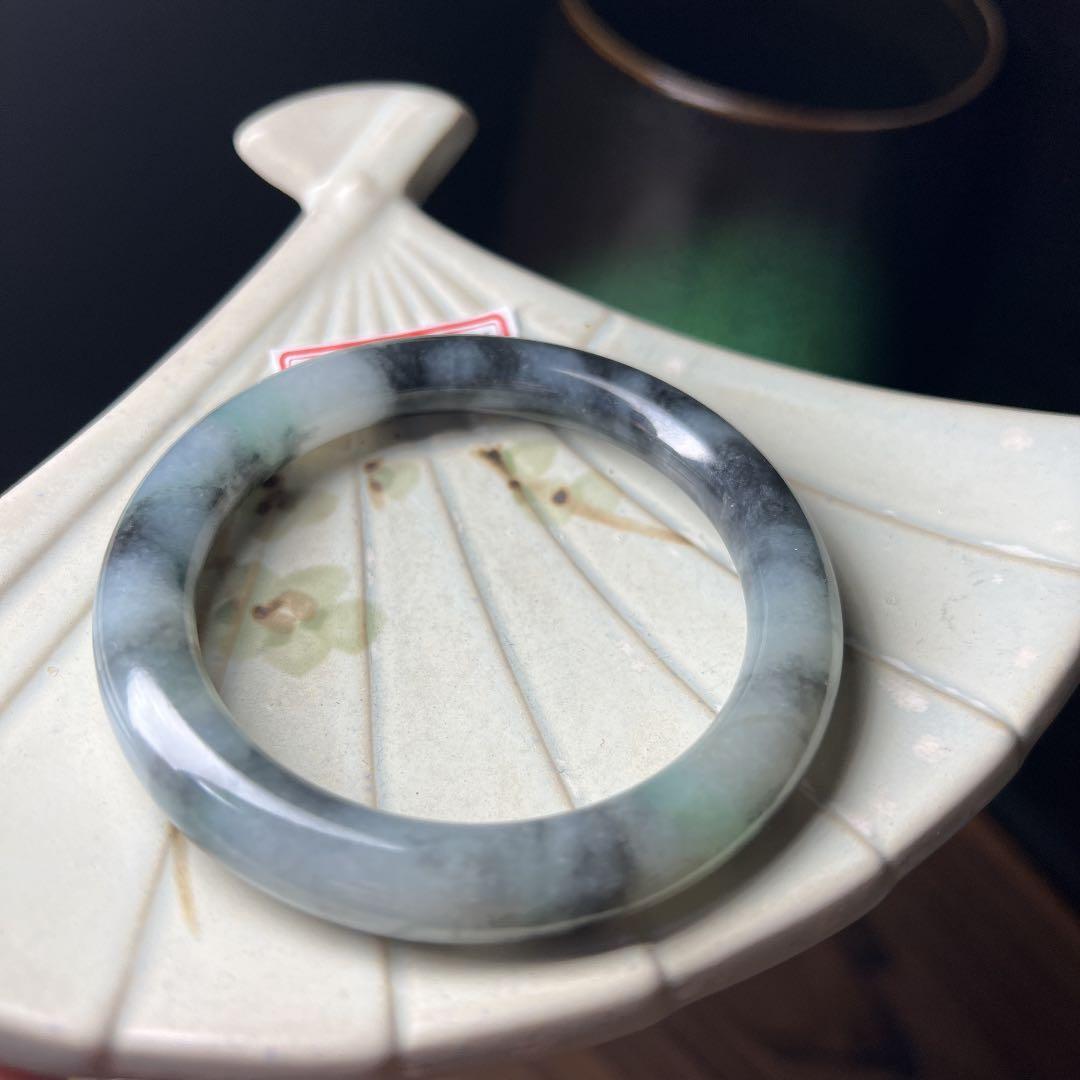 本翡翠　魔除け、天然ミネラル氷種丸型バングル