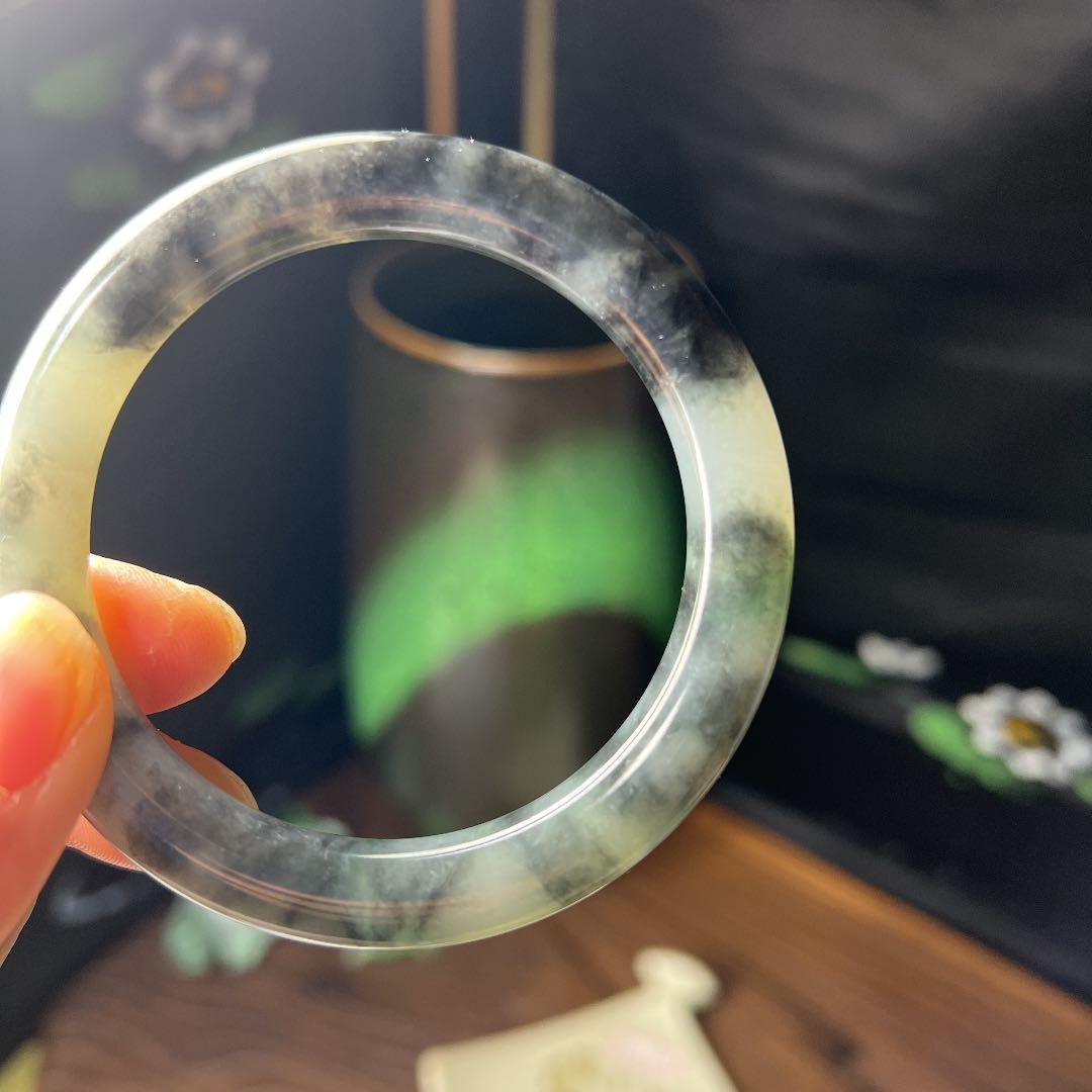 本翡翠　魔除け、天然ミネラル氷種丸型バングル
