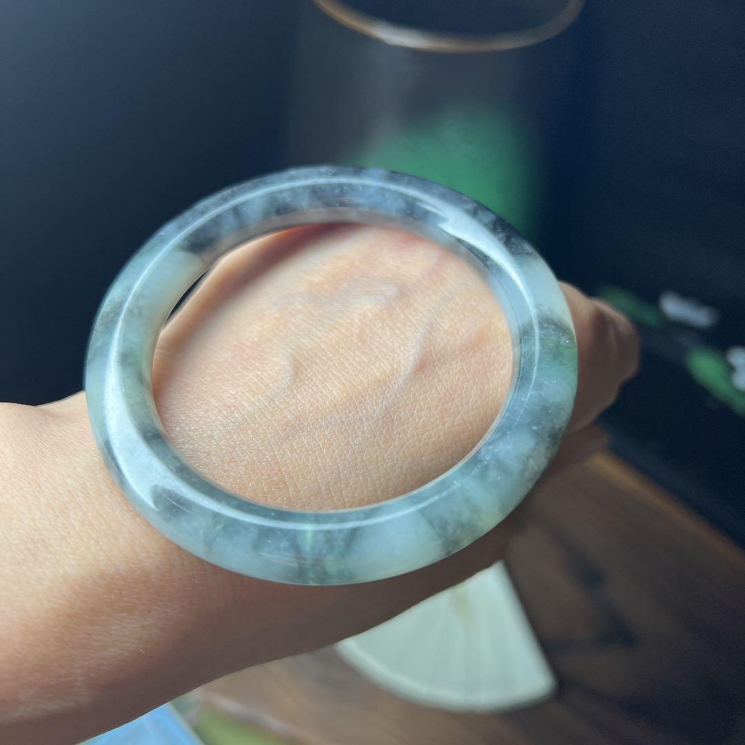 本翡翠　魔除け、天然ミネラル氷種丸型バングル