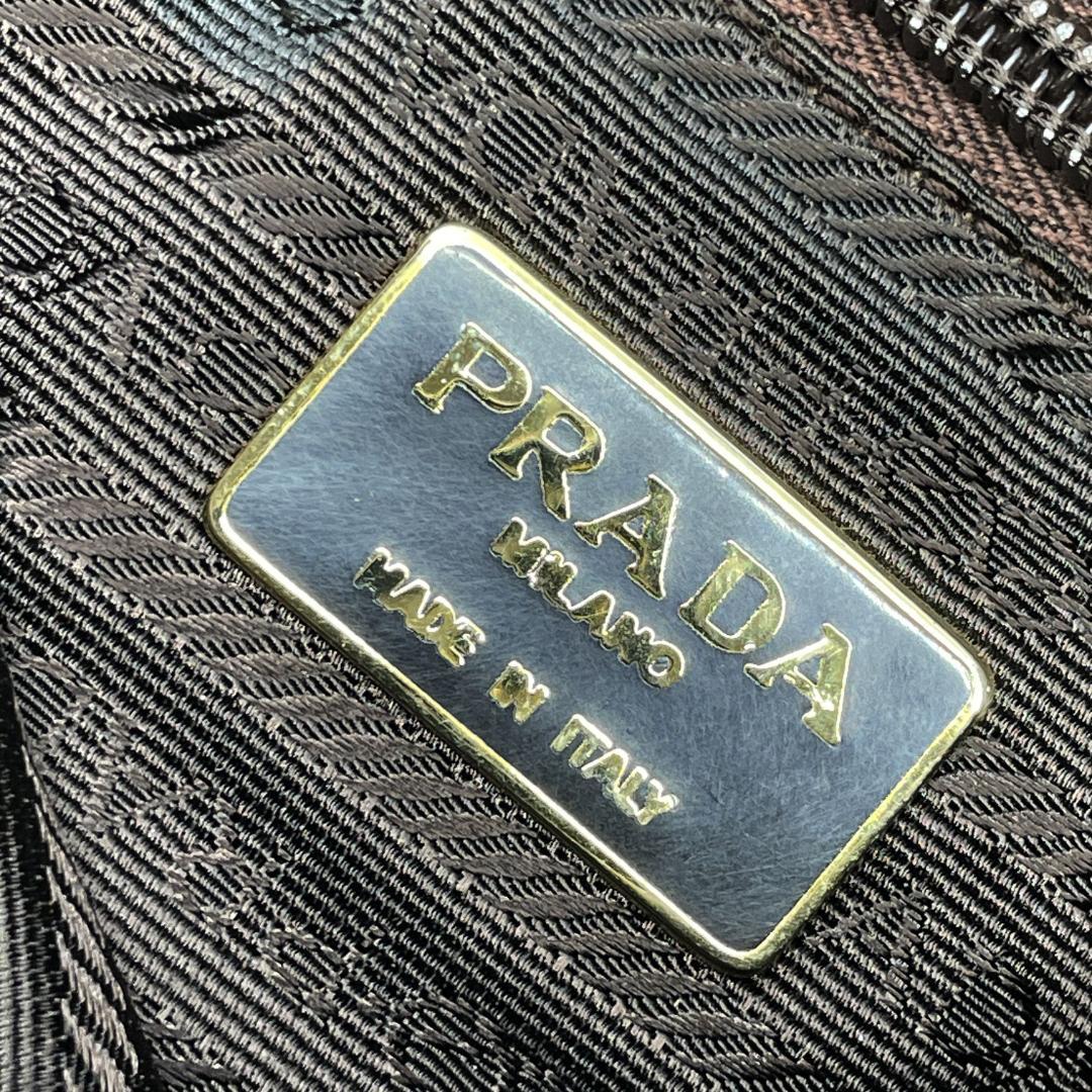 PRADA　キルティング　スエード　チェーンショルダーバッグ　ブラウン　三角ロゴ