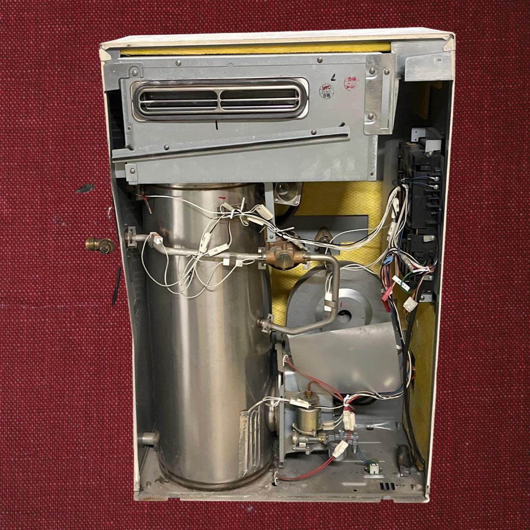 （中古品）石油ボイラー 株式会社ノーリツ OX-307YV、2011年製。