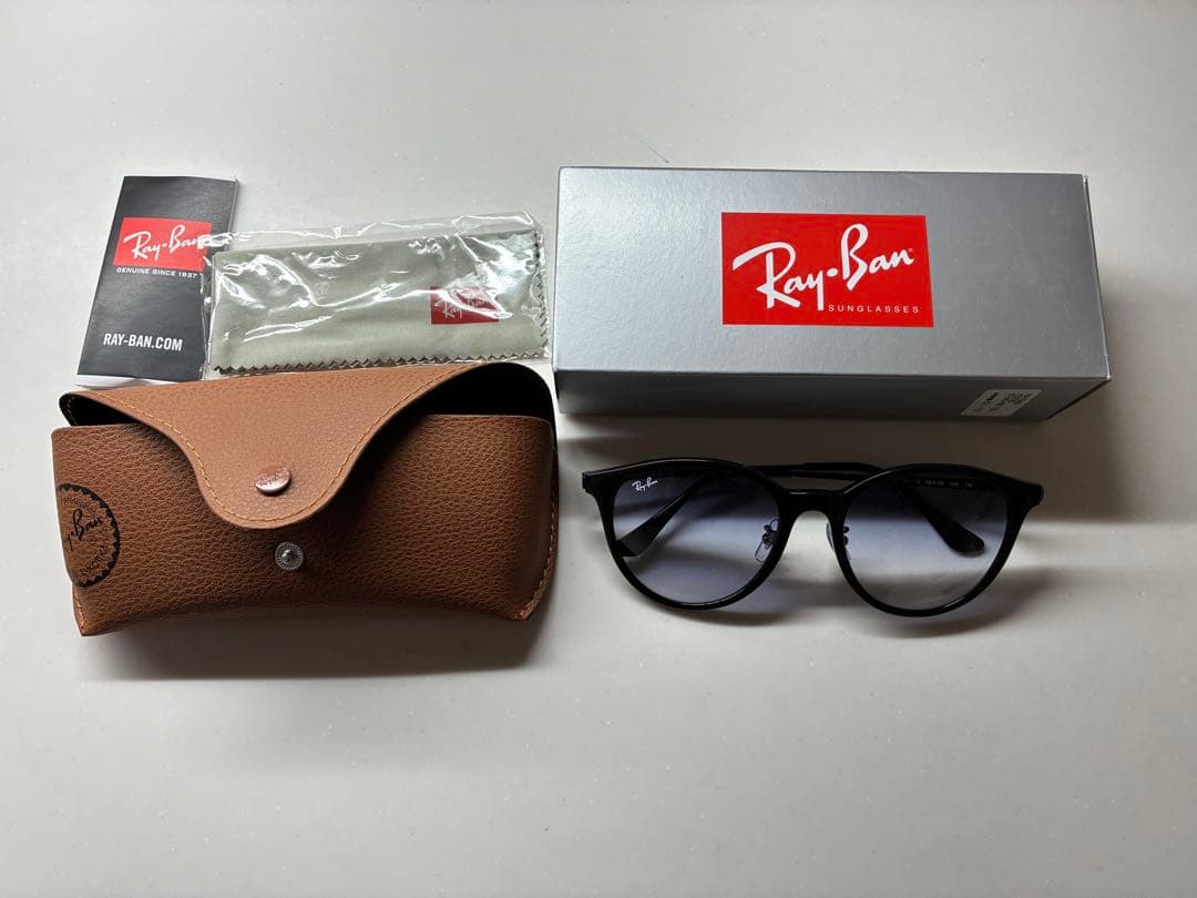 Ray-Ban RB 4334D サングラス　新品未使用