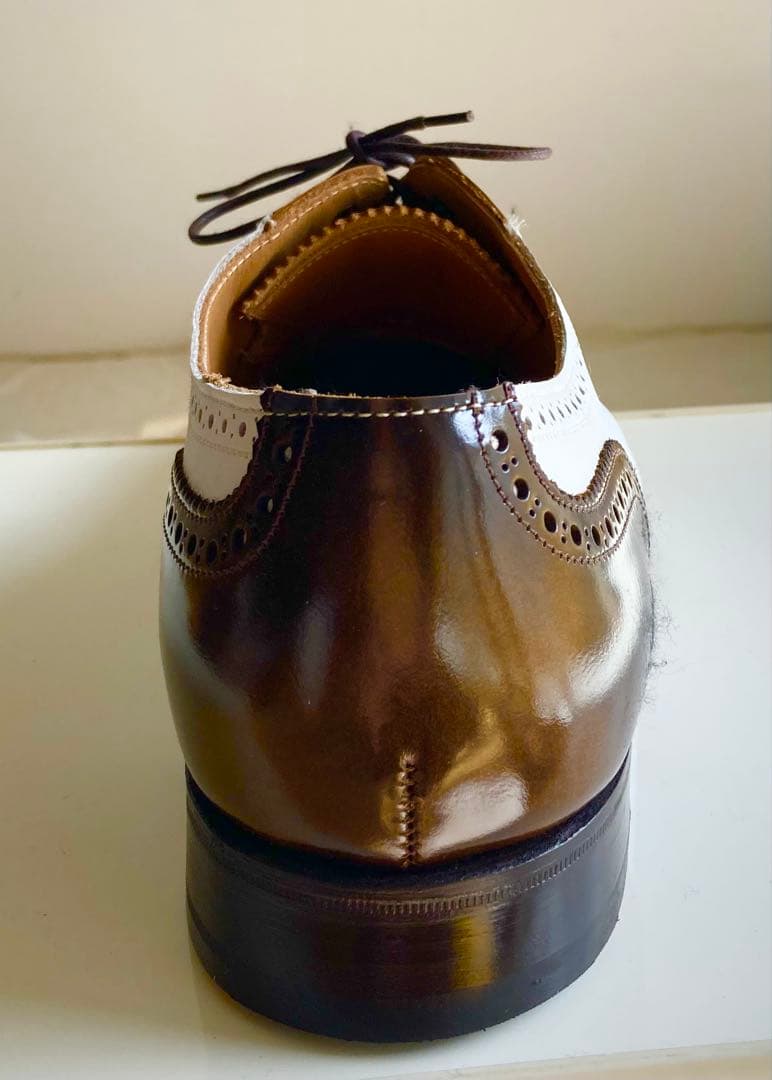 新品チーニー　ホワイト、ブラウンコンビ　26