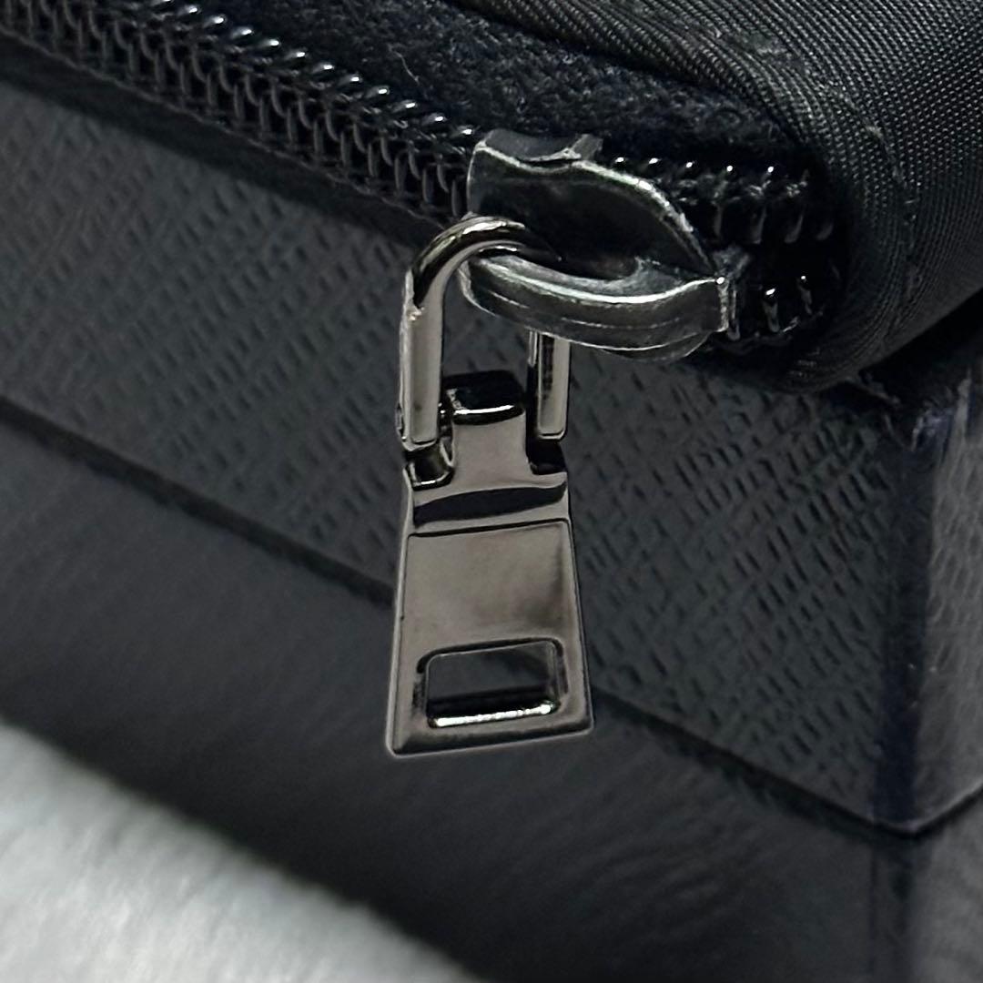 PRADA プラダ　ケース　ナイロン　三角ロゴ　ラウンドファスナー